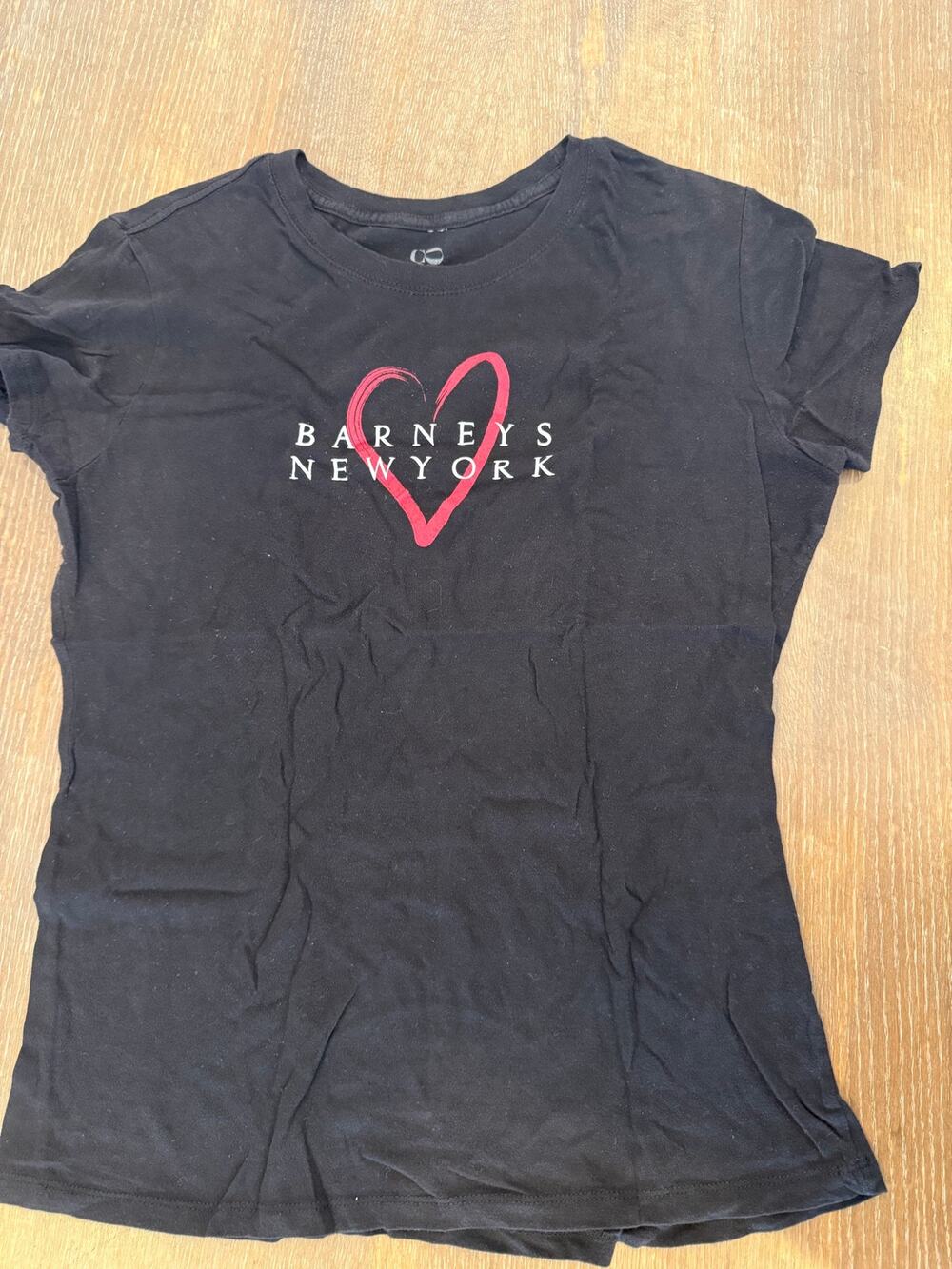 Barney’s New York Collectible Tee T-Shirt Top Red Heart Women L